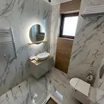Eee Boutique Apartament *