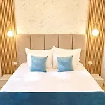 Apartment Eee Boutique