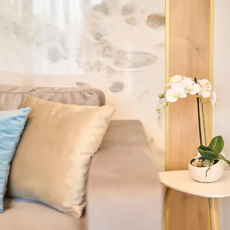 Eee Boutique شقة
