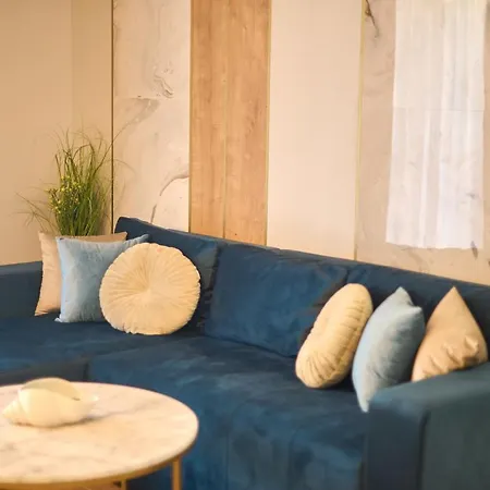 Eee Boutique Apartment *