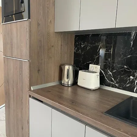 Eee Boutique Apartment