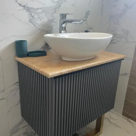 Eee Boutique Apartamento Constanţa